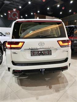 تۆیۆتا لاند کروزەر